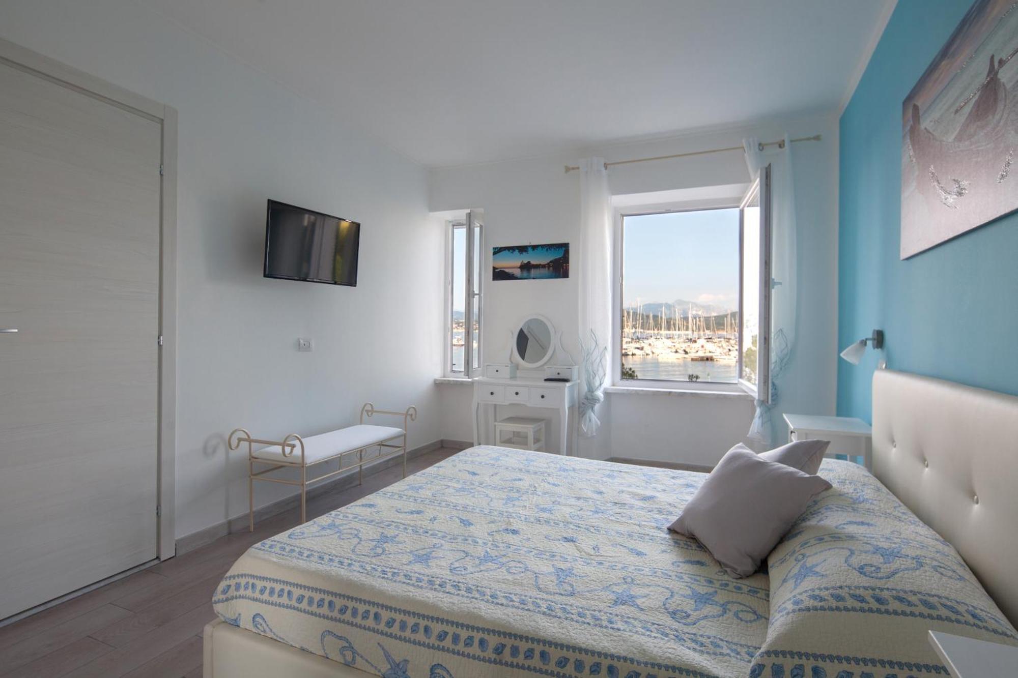 Fezzano / Portovenere Stilish Double Rooms With Sea View, Balcony Or Small Courtyard Kültér fotó